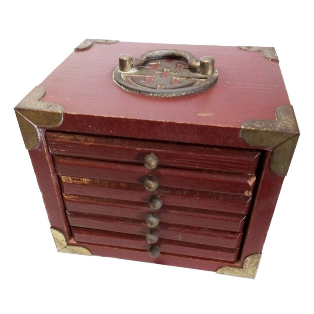 Vinatge wooden caster drawer set with handle